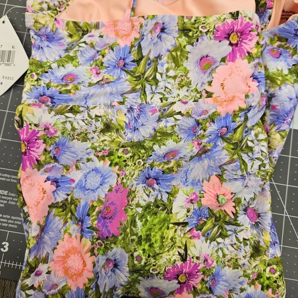 NWT VYB Daisy Days Floral Bandeau Cutout Peephole One Piece Swimsuit XL - Picture 3 of 5